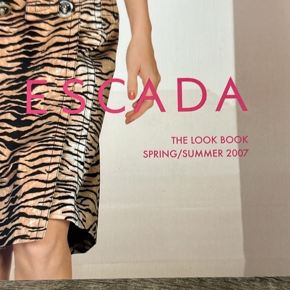 Escada Look Books set of 2 - Picture 3 of 7